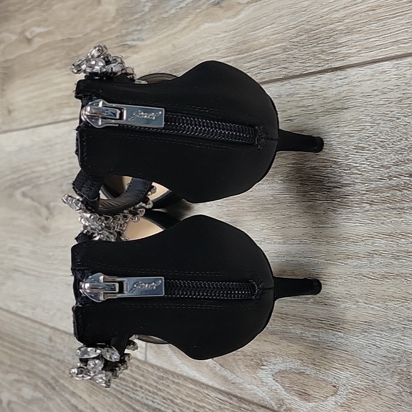 Jewel Badgley Mischka Size 7 1/2 Robles Kitten Heel Evening Pumps in Black NEW - Picture 5 of 10